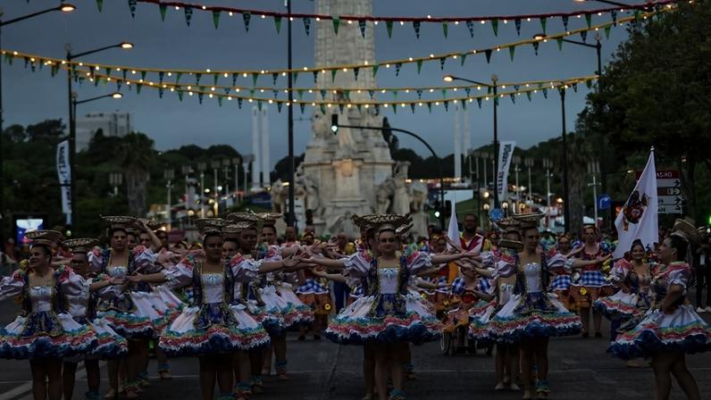 Sexta-feira com marchas, banda desenhada e jazz