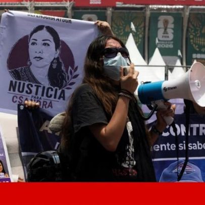 Detentores de tribunas no Estádio Azteca contestam lei da FIFA