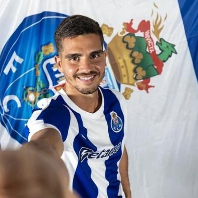 André Silva retorna ao FC Porto e afirma viver entre passado e futuro