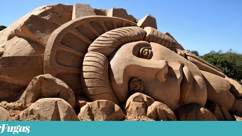 Passeios em família no Verão algarvio com esculturas de areia e enigmas