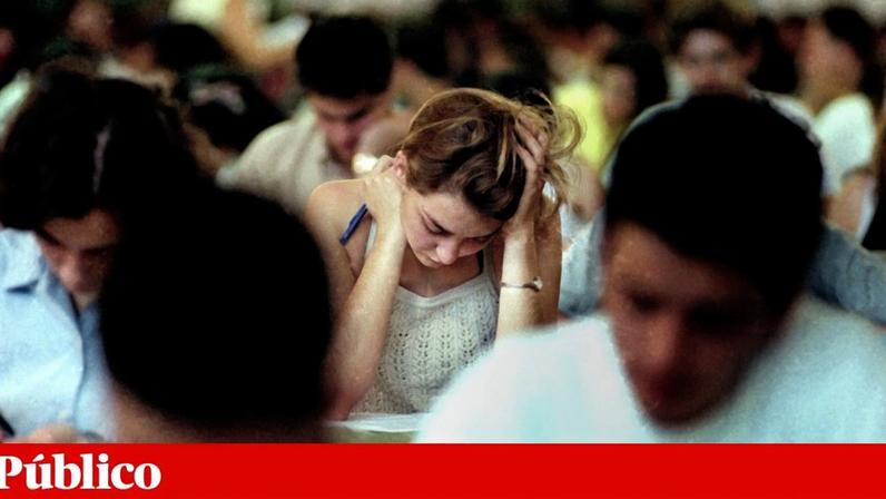 Queda "mais persistente" entre "os alunos com bons desempenhos é um sinal que deve levantar preocupação e investigação futura"
