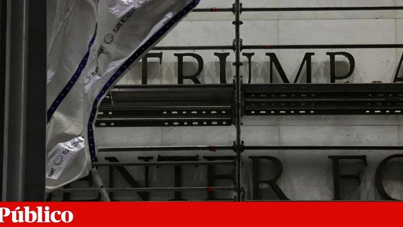 Nome de Trump retirado do Centro Kennedy na madrugada