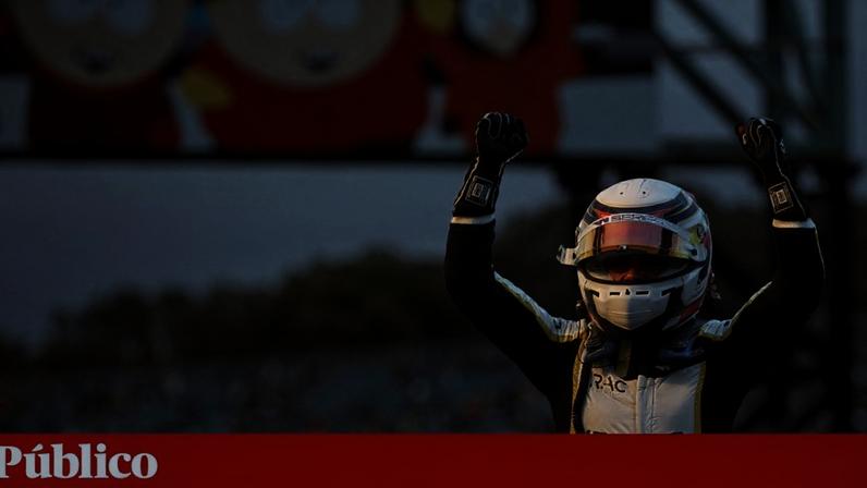 Jamie Chadwick torna-se a primeira mulher a pilotar um hipercarro em Le Mans