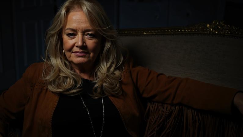Bonnie Tyler sai do coma, continua em cuidados intensivos em Faro