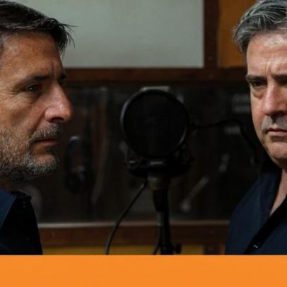 Pedro e Hélder Moutinho em palco juntos numa tertúlia ao vivo