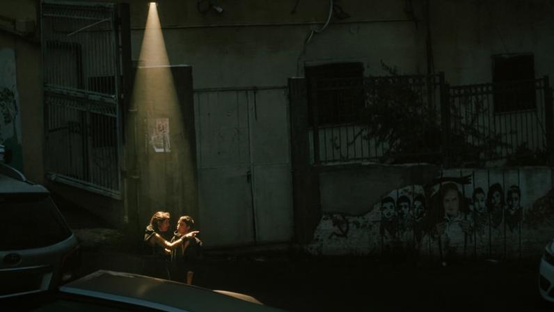Exercício de Montagem é um objecto híbrido, juntando as filmagens a relatos e movimentações de Joana Craveiro e Tarab em cena