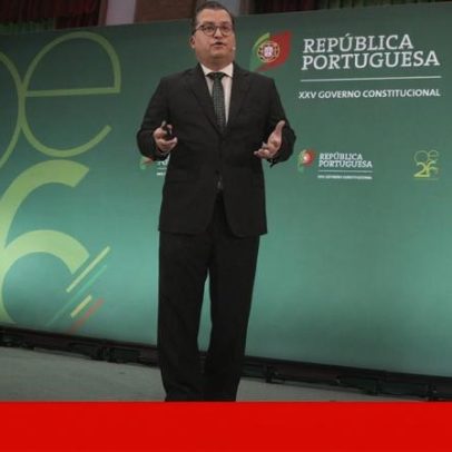 Ministro denuncia burocracia pública e promete nova justiça tributária breve