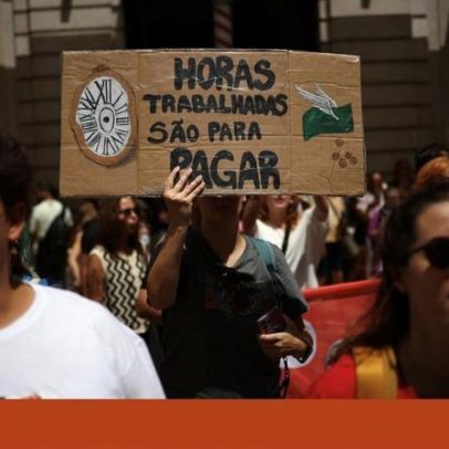 Povo enterra pacote laboral
