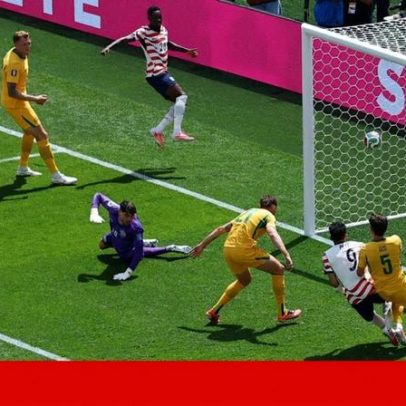 EUA passam pela Grande Barreira de Coral da Austrália para acompanhar o México