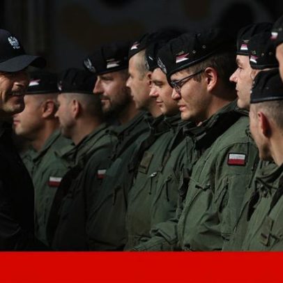 Polónia retira condecoração a Zelensky em protesto por nome de unidade militar