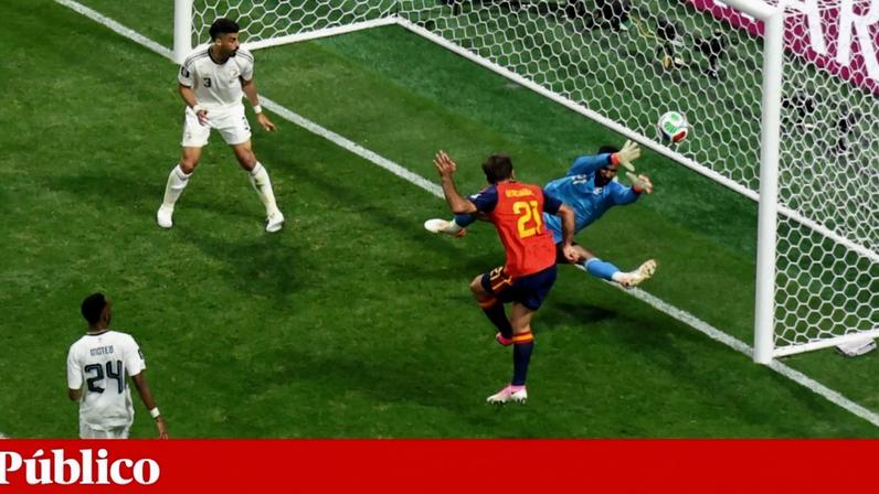 Um dos golos da selecção espanhola contra a Arábia Saudita