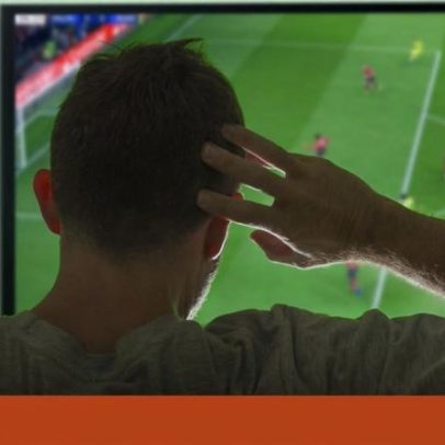 Mulher diz ao marido para rezar o terço