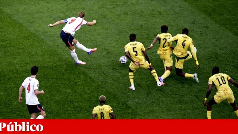 Harry Kane bloqueado pelo Gana