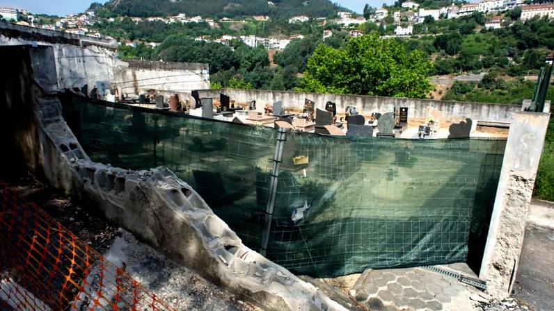Cemitério de Carvoeira muda de sítio; alguns corpos serão trasladados