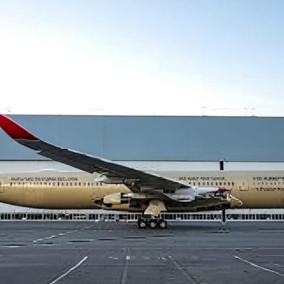 Avião-maratonista faz voo contínuo de 22 horas