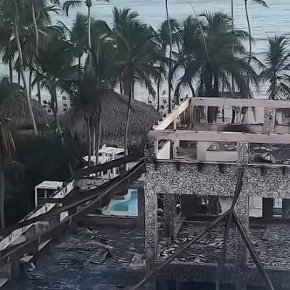 Incêndio de grandes dimensões devasta resort na República Dominicana