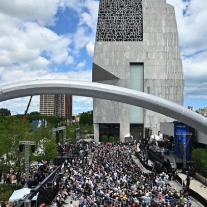 Obama inaugura centro presidencial com ex-presidentes e celebridades