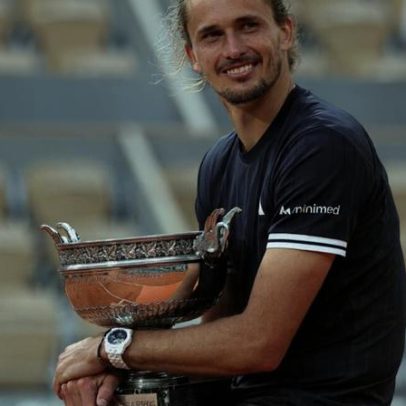 Zverev vence Roland Garros ao derrotar Cobolli na final