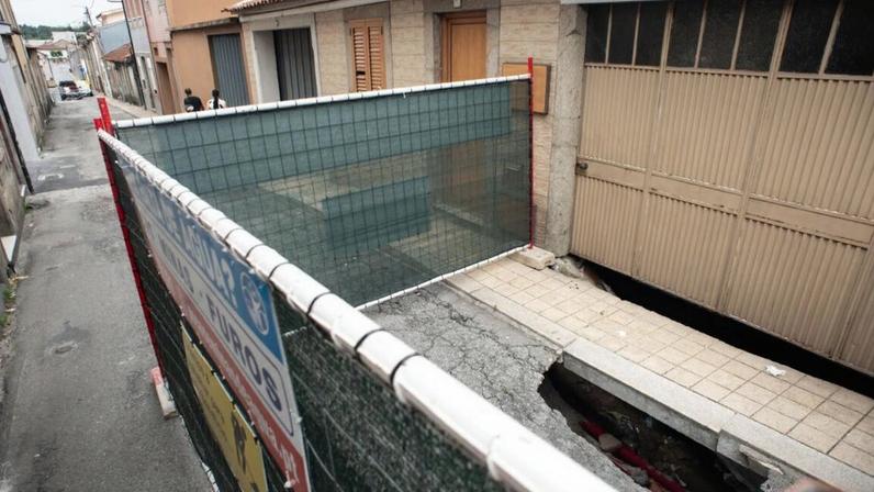Moradores de Gondomar exigem reparação de rua cortada há meses