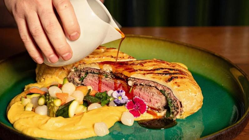 Clorofila estreia Bife Wellington e novos pratos em Picoas
