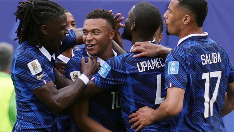 Messi, Mbappé e Haaland bisam rumo aos oitavos de final