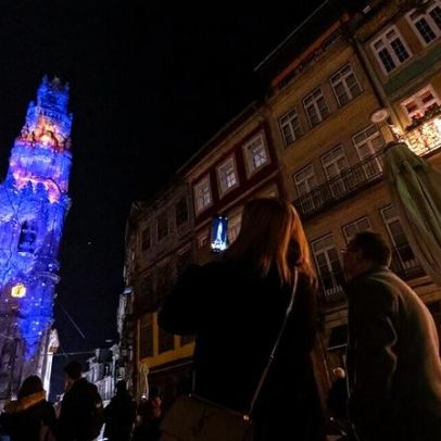 Torre dos Clérigos reabre após o pôr do sol com subida de 250 degraus