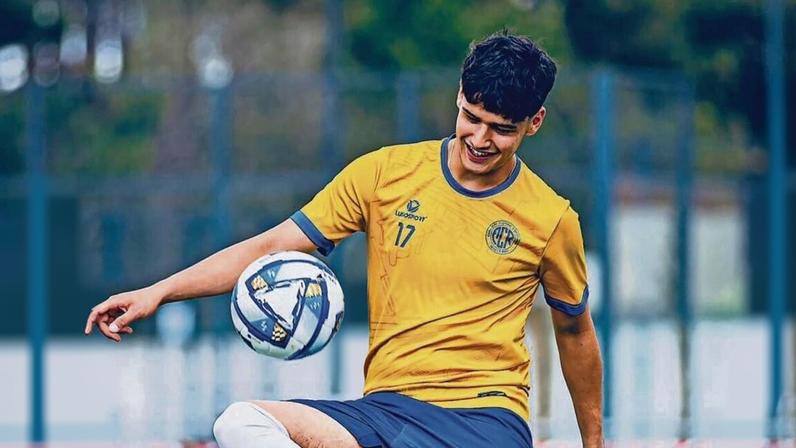 Laziz Pardayev joga nos distritais de Coimbra