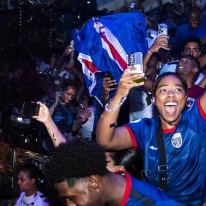 Tubarões azuis celebram qualificação histórica no Mundial com festa
