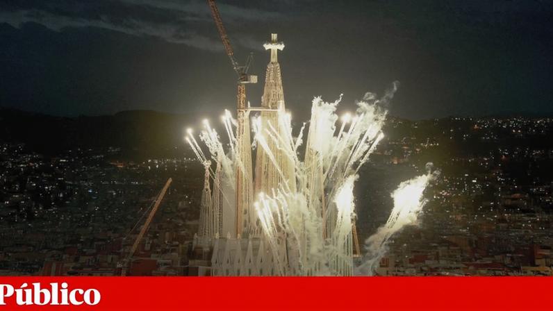 Basílica da Sagrada Família atinge o ponto mais alto com bênção do Papa