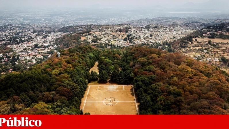 Campos de futebol improváveis que pintam a paisagem do México