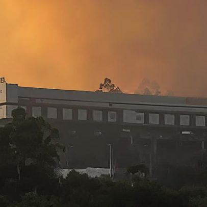Incêndio em Gondomar provoca evacuação de motel em Valongo e corte da EN15