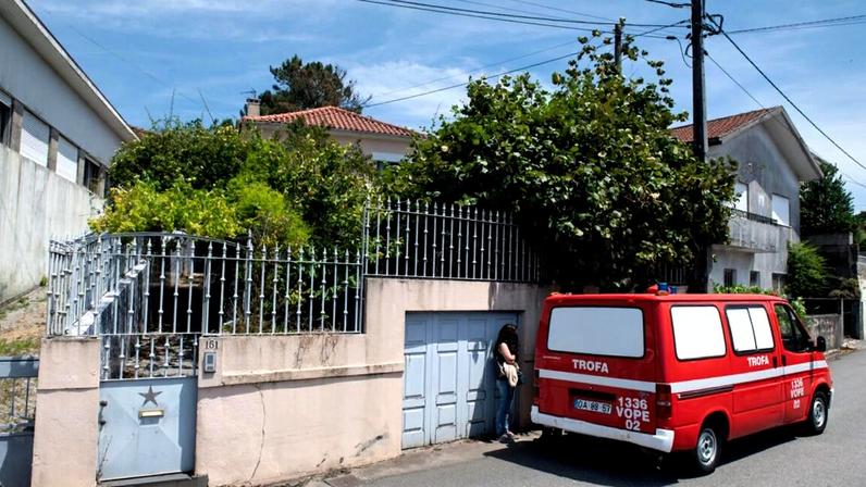 Pessoa viveu mais de um ano com o cadáver da mãe no chão da sala