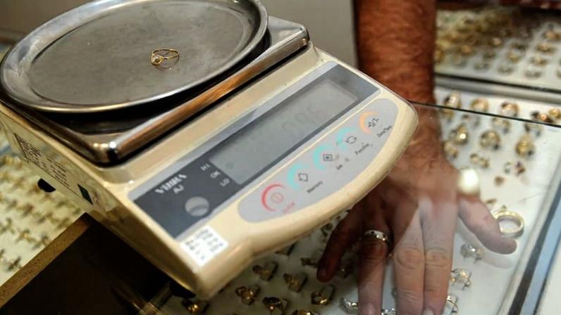 Preço do ouro abaixo dos 4.000 dólares atinge mínimos de novembro