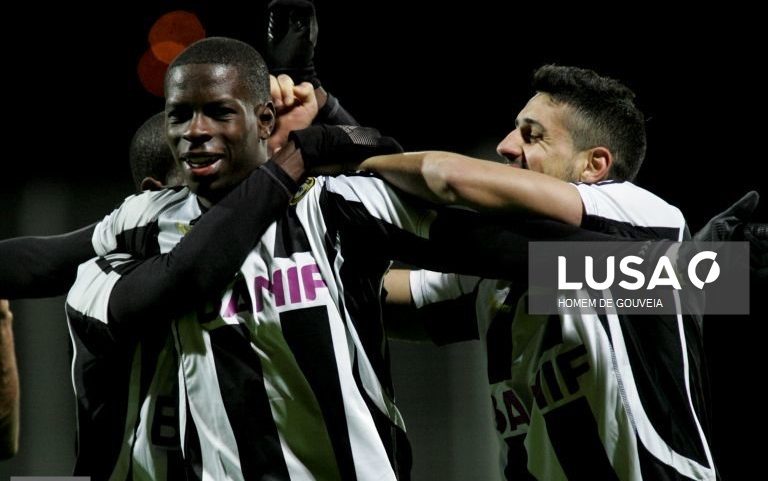 Nacional rescinde por “mútuo acordo” com futebolista Lucas João