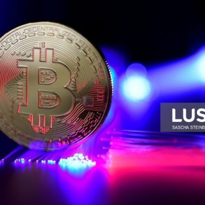 Bitcoin cai 2,78% e fica abaixo de 70 mil dólares