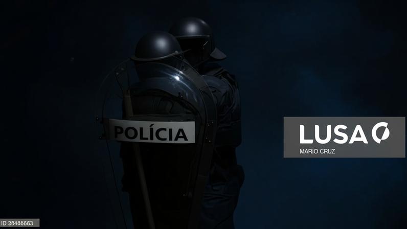 PSP detém pessoas após confrontos entre manifestantes e polícia junto à AR