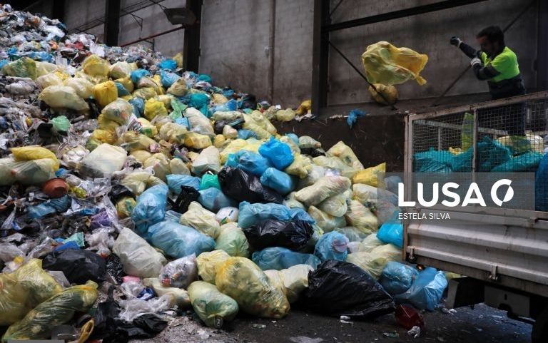 Greve Geral: STAL espera “grande adesão” e efeitos já hoje na recolha de resíduos