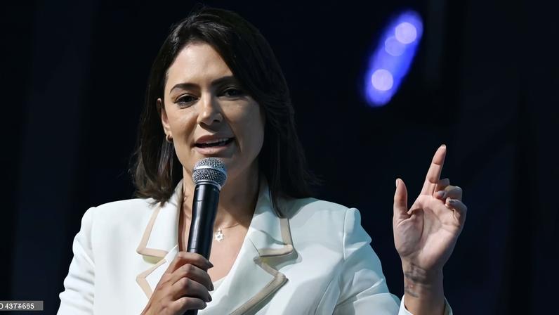 Michelle Bolsonaro rompe com candidatura do enteado à presidência do Brasil
