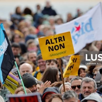 Milhares manifestam-se na Galiza contra mina e fábrica de celulose