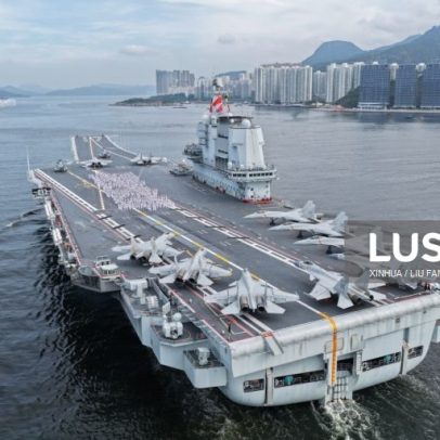 Porta-aviões chinês mais avançado atravessa estreito de Taiwan, afirma Taipé