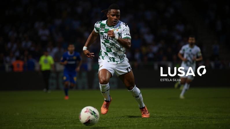 Extremo Cédric Teguia deixa o Moreirense