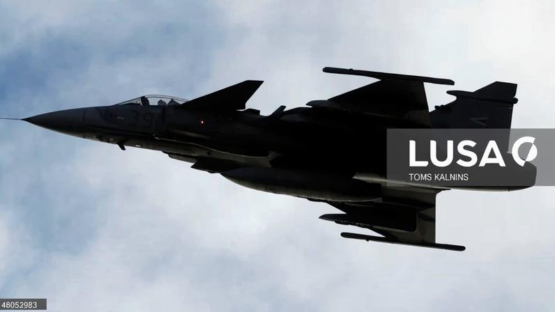 Suécia intercepta dois caças russos junto ao seu espaço aéreo