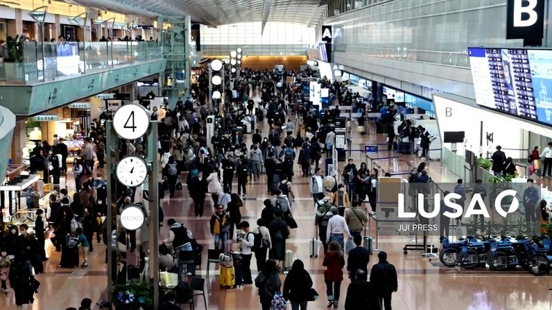 Ordens de evacuação e 400 voos cancelados no Japão devido ao tufão Jangmi