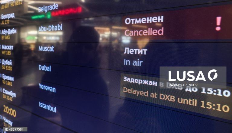 Quatro aeroportos de Moscovo encerrados devido a ataques com drones