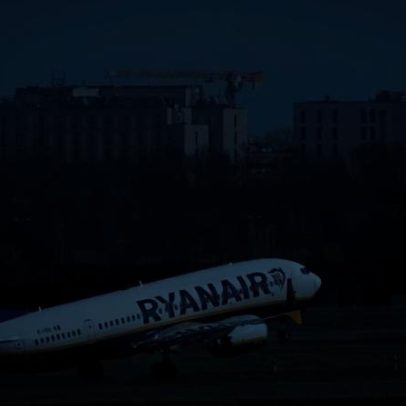 Ryanair deixa de cobrar por escolha de assento junto a crianças
