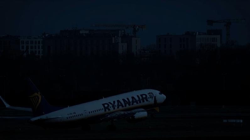 Ryanair deixa de cobrar por escolha de assento junto a crianças