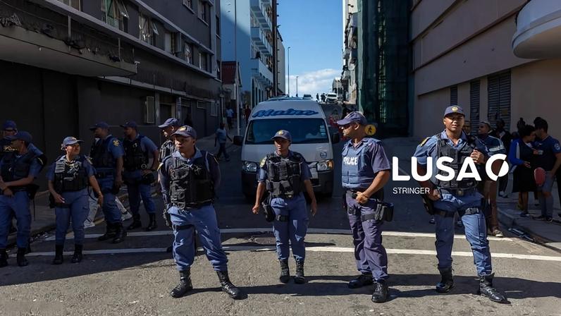 Polícia sul-africana dispara balas de borracha contra migrantes em protesto