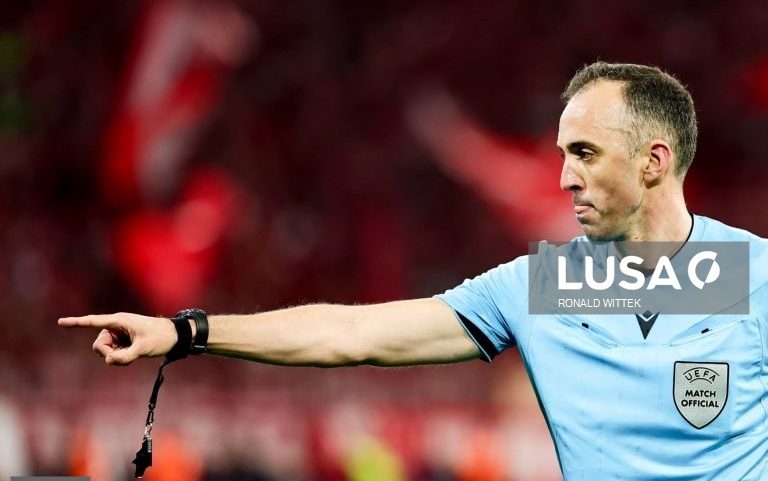 Mundial2026: João Pinheiro estreia-se a arbitrar jogo entre Suíça e Bósnia-Herzegovina