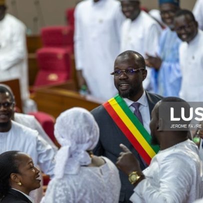Ex-PM senegalês deixa o PR e é eleito líder do partido maioritário no parlamento