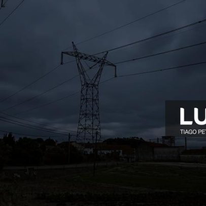 Território dominado por linhas de alta tensão